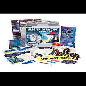 Thames & Kosmos Master Detective Toolkit